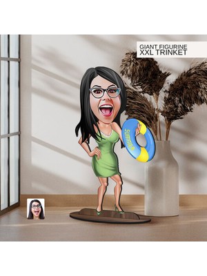 Bk Gift Kişiye Özel Tatilci Kadın Karikatürlü Büyük Boy Ahşap Biblo-6 Arkadaşa Hediye , Sevgiliye Hediye, Kişiye Özel Biblolar