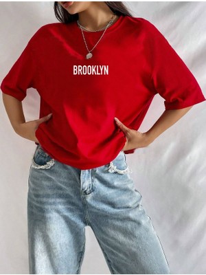 Medinenur Brooklyn Baskılı  Bisiklet Yaka T-Shirt
