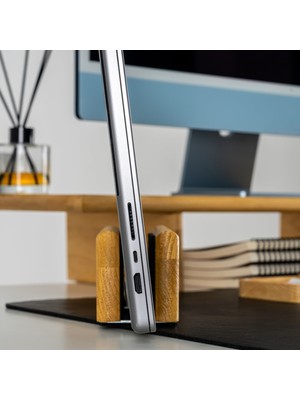 Woodsuppco Dikey Laptop Tutucu, Notebook Standı, Ahşap Laptop Tutucu, Macbook Standı -Çam