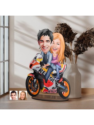 Bk Gift Kişiye Özel Sevgililer Karikatürlü Büyük Boy Ahşap BIBLO-111 Arkadaşa Hediye , Sevgiliye Hediye, Kişiye Özel Biblolar