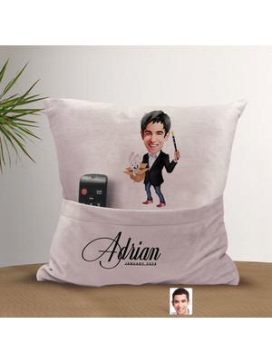 Bk Gift Kişiye Özel Sihirbaz Karikatür Tasarımlı Organizer Kumanda ve Atıştırmalık Cepli Pembe Kırlent Yastık-1 Arkadaşa Hediye, Cepli Yastık