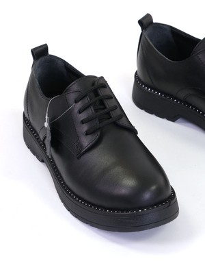 Grayfish Kadın Deri Ayakkabı Bağcıklı Taş Detaylı Termo Taban ile Rahat Kullanım