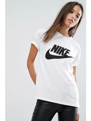 Nike Essantial Icon Futura Standart Kesim Beyaz Kadın Spor Tişört