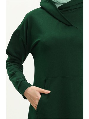 Bwest Aysima Yaka Detaylı Kapşonlu Sade Basic Sweatshirt - 03032.032 - Zümrüt