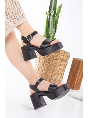 Hasoğlu Moda Kalın Topuklu Sandalet