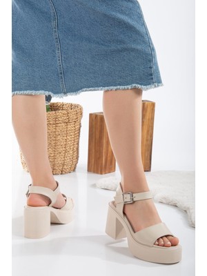 Hasoğlu Moda Kalın Topuklu Sandalet