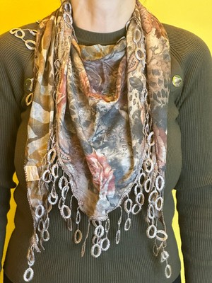 Gönülden Tasarım Çift Taraflı Desenli Püsküllü Dökümlü Kumaş Fular Bandana Şal