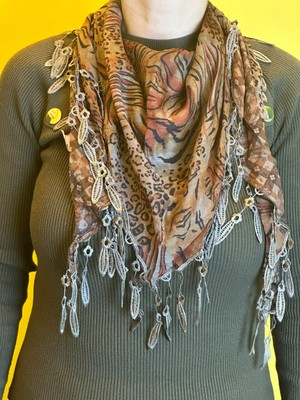 Gönülden Tasarım Çift Taraflı Desenli Püsküllü Dökümlü Kumaş Fular Bandana Şal 155X55 cm