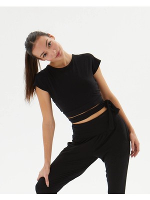 Ayma Active Siyah Sırt Dekolteli Drape Detaylı Crop Kısa Kollu Bluz