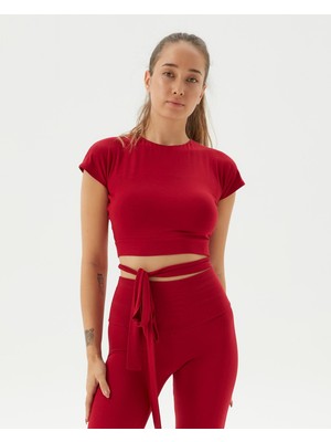 Ayma Active Kadın Kırmızı Sırt Pencereli Bluz - EcoVero Viskoz, Hafif ve Nefes Alan Kumaş, Sırt Pencereli Detaylı, Göğüs Pedli, Pilates, Yoga, Günlük ve Spor Kullanım İçin Rahat Bluz Crop Top