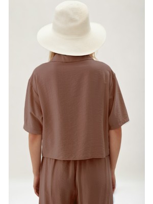 Vitrin Önden Düğmeli Kısa Kol Gömlek