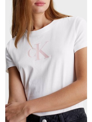 Calvin Klein Pamuklu Slim Fit Bisiklet Yaka T Shirt J20J2223430K4 Kadın T Shirt J20J222343 0k4