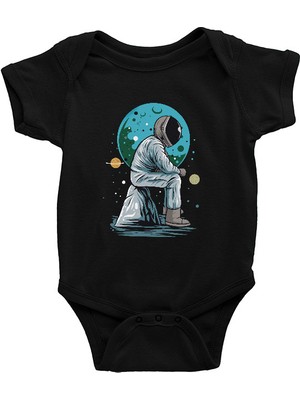 Darkhane Oturan Astronot Siyah Unisex Bebek Body - Zıbın