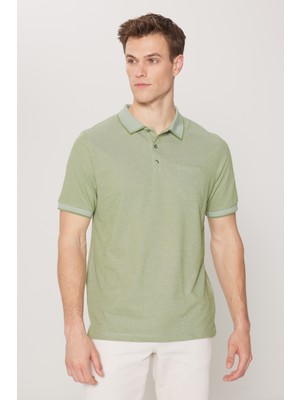 Altınyıldız Classics Erkek Çekmeyen Pamuklu Kumaş Regular Fit Rahat Kesim Yeşil Kıvrılmaz Polo Yaka Cepli Tişört