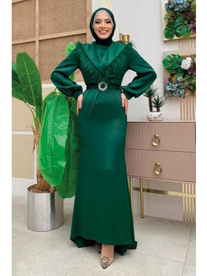 Bym Fashion Tüylü Kuyruklu Kemer Aksesuarlı Saten Abiye Elbise 3869 Zümrüt