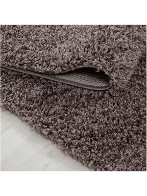 Carpettex Yüksek Tüylü 30 mm Hav Yüksekliğinde Düz Kahverengi Toprak Renkli Shaggy Halı