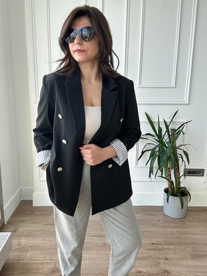 Arzu Emiroğlu Siyah Blazer Ceket