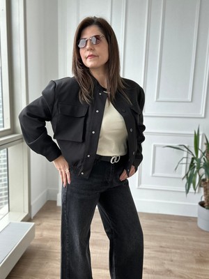 Arzu Emiroğlu Siyah Crop Bomber Ceket