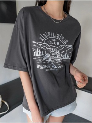 Trendseninle Kadın Koyu Gri Explore Baskılı Oversize Bisiklet Yaka T-Shirt