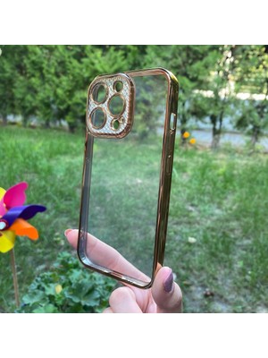 Bumudur Aksesuar iPhone 13 Pro Sarı Çerceveli Elmas Görünümlü Silikon Kılıf