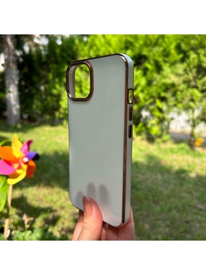 Bumudur Aksesuar Apple iPhone 14 Bakır Detaylı Beyaz Parlak Silikon Kılıf