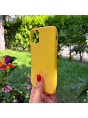 Bumudur Aksesuar Apple iPhone 11 Sarı Yumuşak Silikon Kılıf