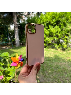 Bumudur Aksesuar Apple iPhone 13 Bakır Detaylı Bej Parlak Silikon Kılıf