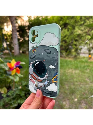 Bumudur Aksesuar Apple iPhone 11 Aydaki Astronot Turkuaz Silikon Kılıf