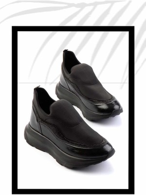 Bambi Siyah Siyah Kırışık Rugan   Kadın Sneaker K01212444417