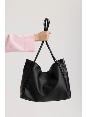 Bundle Island Kadın Omuz Çantası Düz Yumuşak Deri Siyah