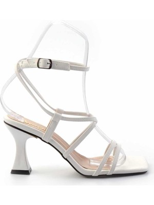 Beyaz   Kadın Klasik Topuklu Ayakkabı K05726441009