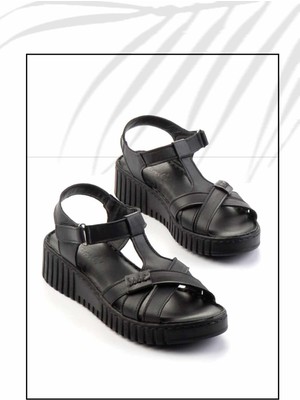 Siyah Hakiki Deri Kadın Sandalet K05763091803