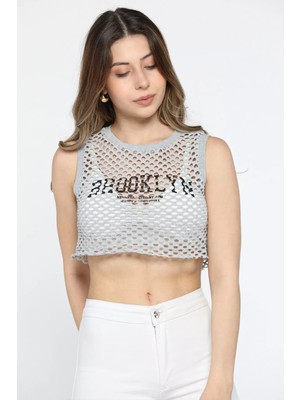 Julude Gri Bisiklet Yaka Baskılı Ajurlu Kadın Crop Top Süveter P-00009860