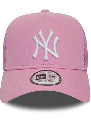 New Era New York Yankees League Essential Pink Trucker Unisex Şapka