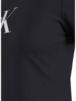 Calvin Klein Jeans Bisiklet Yaka Baskılı Siyah Kadın T-Shirt J20J2223430GO