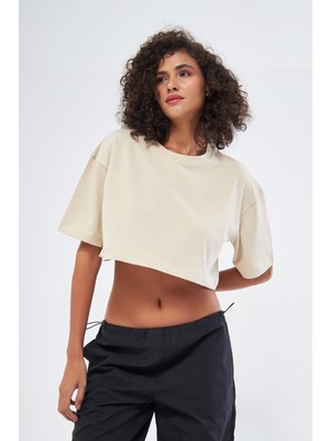 Mesfeno Kadın Basic Oversize Fit,  %100 Pamuk Bisiklet Yaka Kalın Kumaş Crop T-Shirt