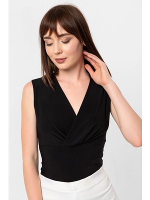 Laranor Kruvaze Yaka Alttan Çıtçıtlı Bluz&Body 38 - Siyah