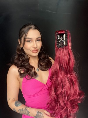 Suzan Peruk Mandallı Postik Toka At Kuyruğu 55 cm Dalgalı Fönlenebilir Cazibeli Kızıl