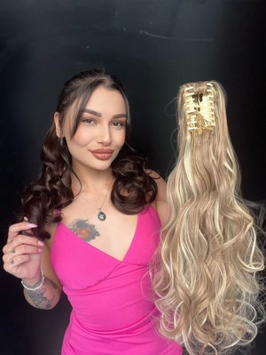 Suzan Peruk Mandallı Postik Toka At Kuyruğu 55 cm Dalgalı Fönlenebilir Röfleli Renk