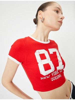 Koton Crop Kolej Tişört Baskılı Kısa Kollu Bisiklet Yaka Biyeli