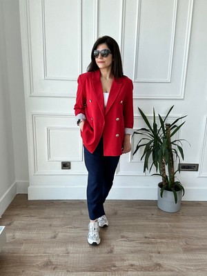 Arzu Emiroğlu Kırmızı Blazer Ceket