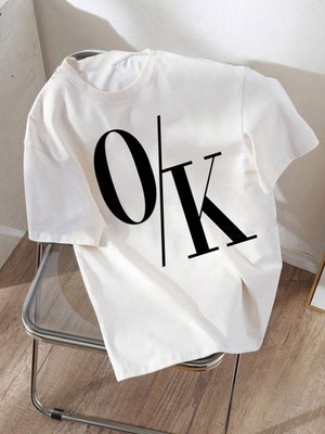 Trendseninle Kadın Beyaz Ok Baskılı Oversize Tişört