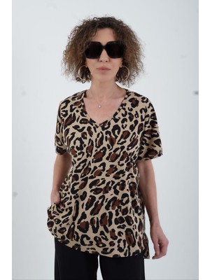 Zelish My Sister V Yaka Leopar Desenli Oversize Tshirt