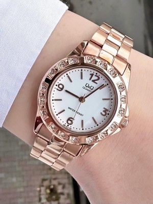 Q&Q  Kadın Metal Kordon Kol Saatİ