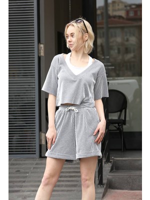 EDZ Kadın Siyah Beyaz Çizgili Kaşkorse Askı Detaylı Tshirt ve Şort Premium Takım