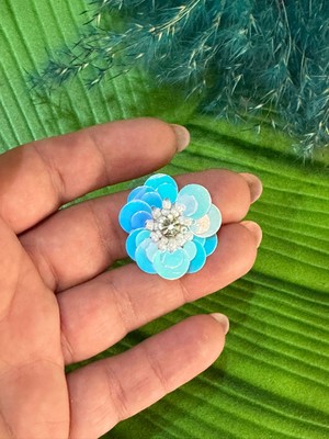 Gönülden Tasarım 3x3 cm Zirkon Taşlı Pul Payetli Çiçek Arma Dikiş Giyim Aksesuarı