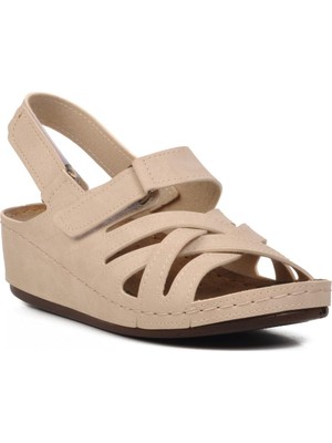 Ayakmod 09-985 Bej Kadın Dolgu Topuk Sandalet