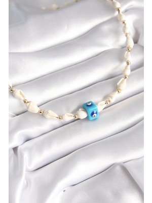 Clariss Beyaz Deniz Kabuğu Model Nazar Boncuk Figür Kadın Kolye