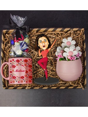Ejoya Kişiye Özel Karikatür Biblo & Kupa & Mini Aranjman & Dolgulu Çikolatalar Hediye Kutusu 112041