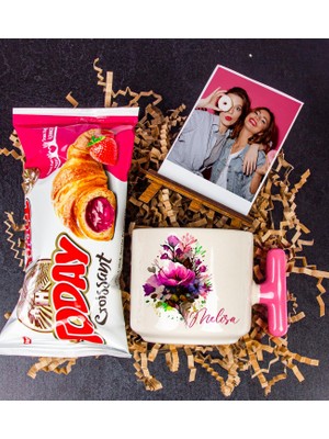 Ejoya Kişiye Özel Kupa Bardak & Çilekli Kruvasan & Fotoğraflık Hediye Kutusu 111135